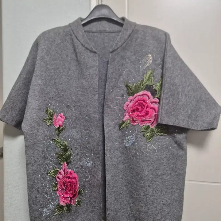 [BUNJANG] Gray Floral Embroidered Cardigan / 여성 가디건