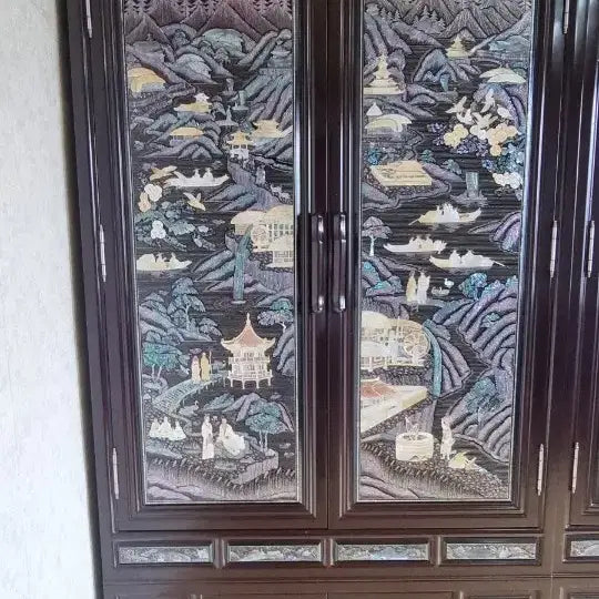 [BUNJANG] Najeonchilgi (Mother-of-Pearl) Wardrobe / 나전칠기 장농(5통 305)