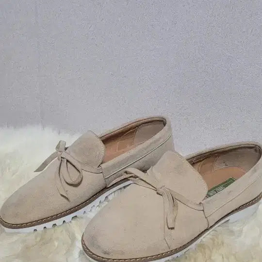 [BUNJANG] Beige Suede Ribbon Platform Loafers (240) / 베이지 스웨이드 리본 새 로퍼 240