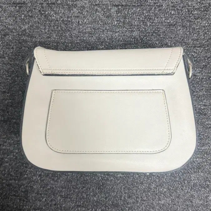 [BUNJANG] Nicole Miller Ivory Crossbody Bag / 니콜밀러 아이보리 크로스백 판매합니다.