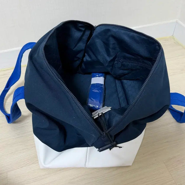 [BUNJANG] MINI Car Face Detail Duffel Bag - Blazing Blue / MINI 카 페이스 디테일 더플백 - 블레이징 블루