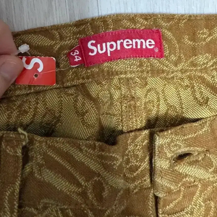 [BUNJANG] Supreme Script Jacquard Double Knee Denim Painter Pants Brown / 슈프림 스크립트 자카드 더블 니 데님 페인터 팬츠 브라운 - 22FW