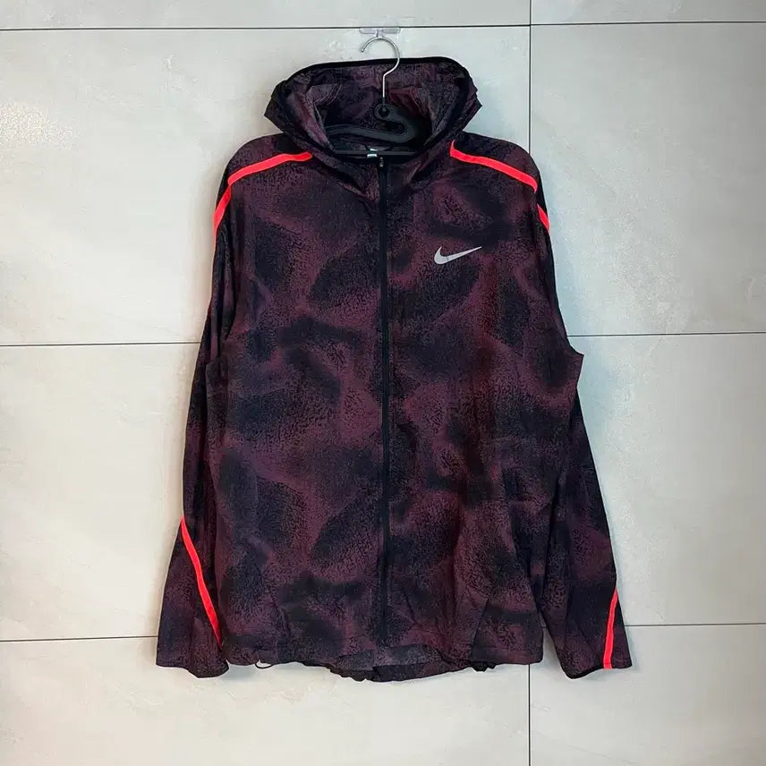 [BUNJANG] Nike Windrunner Running Hoodie Windbreaker (L/100) / 나이키 윈드러너 러닝 후드 바람막이 (L/100)