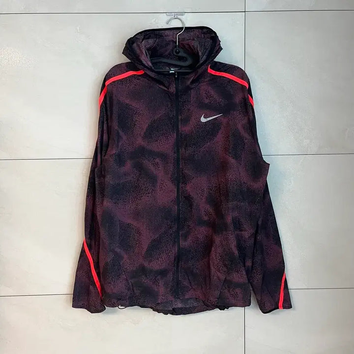 [BUNJANG] Nike Windrunner Running Hoodie Windbreaker (L/100) / 나이키 윈드러너 러닝 후드 바람막이 (L/100)