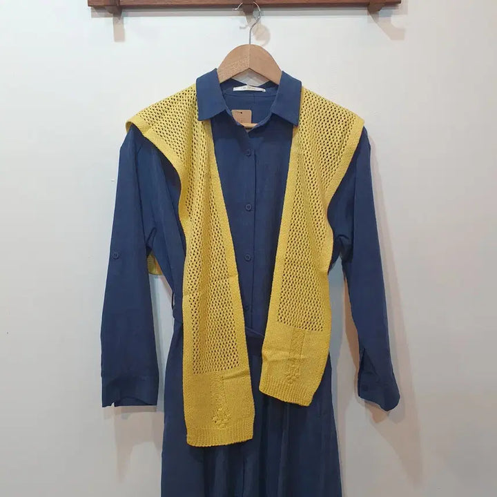 [BUNJANG] Bomm Bom Yellow Shoulder Knit Shawl / 봄봄 옐로우 어깨 니트 숄