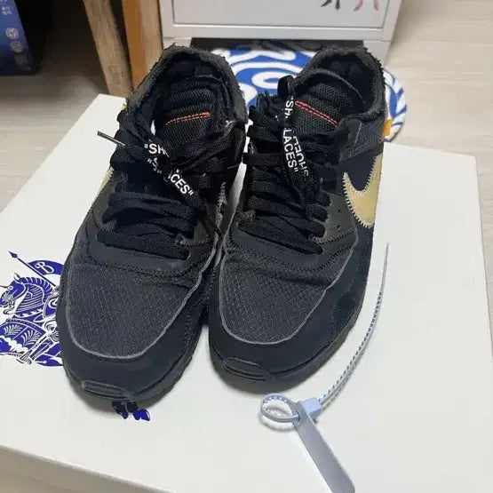[SOLD OUT] 나이키 x 오프화이트 에어맥스90