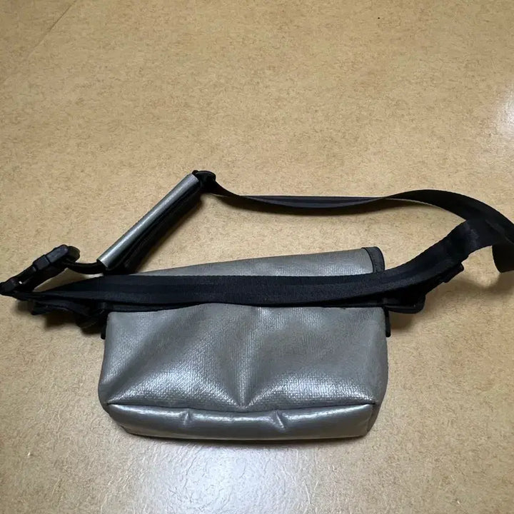 [BUNJANG] Freitag Jamie Silver Crossbody Bag / 프라이탁 제이미 실버 크로스백 (민트택o)