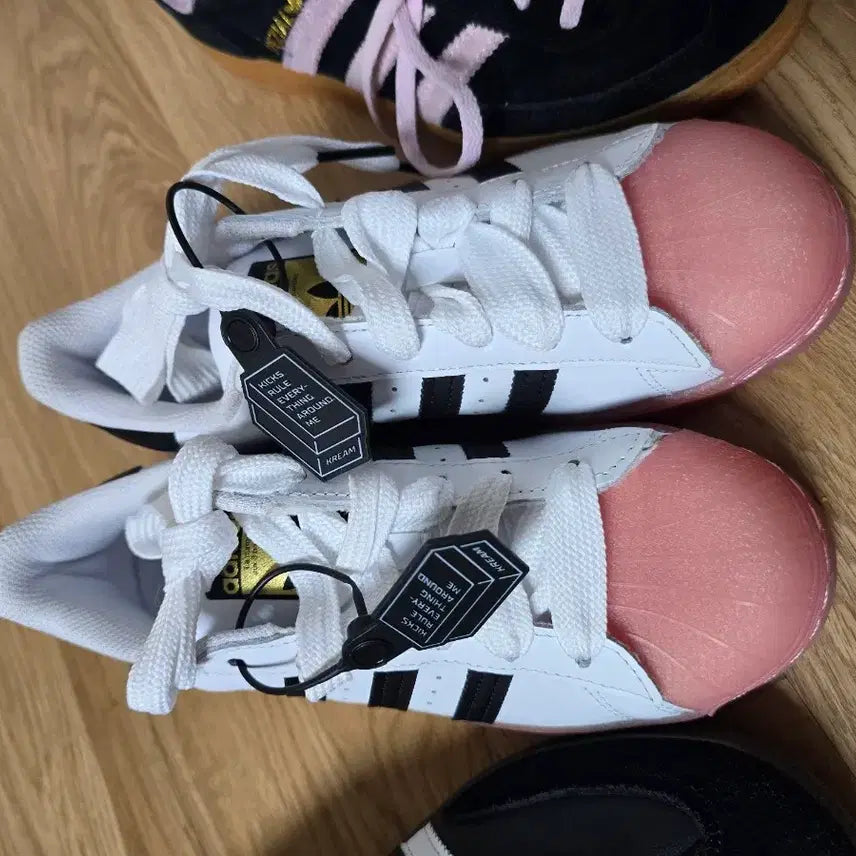 [BUNJANG] Adidas Superstar White Black Shock Purple Sneakers / 아디다스 슈퍼스타 화이트블랙 쇼크퍼플 225(새상품)