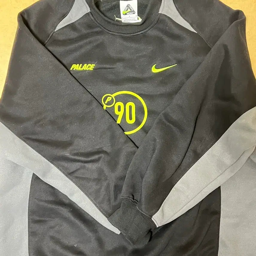 [BUNJANG] Palace x Nike Total P90 Crew Black Sweatshirt / 팔라스 x 나이키 토탈 P90 크루 블랙 - 25FW