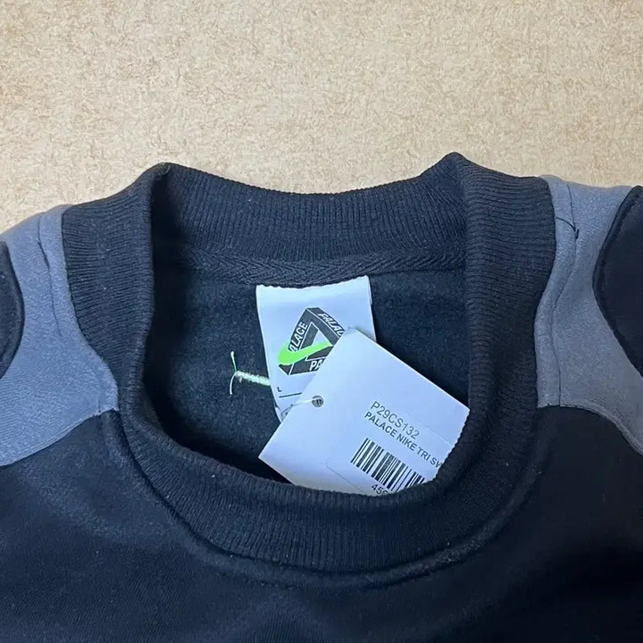 [BUNJANG] Palace x Nike Total P90 Crew Black Sweatshirt / 팔라스 x 나이키 토탈 P90 크루 블랙 - 25FW