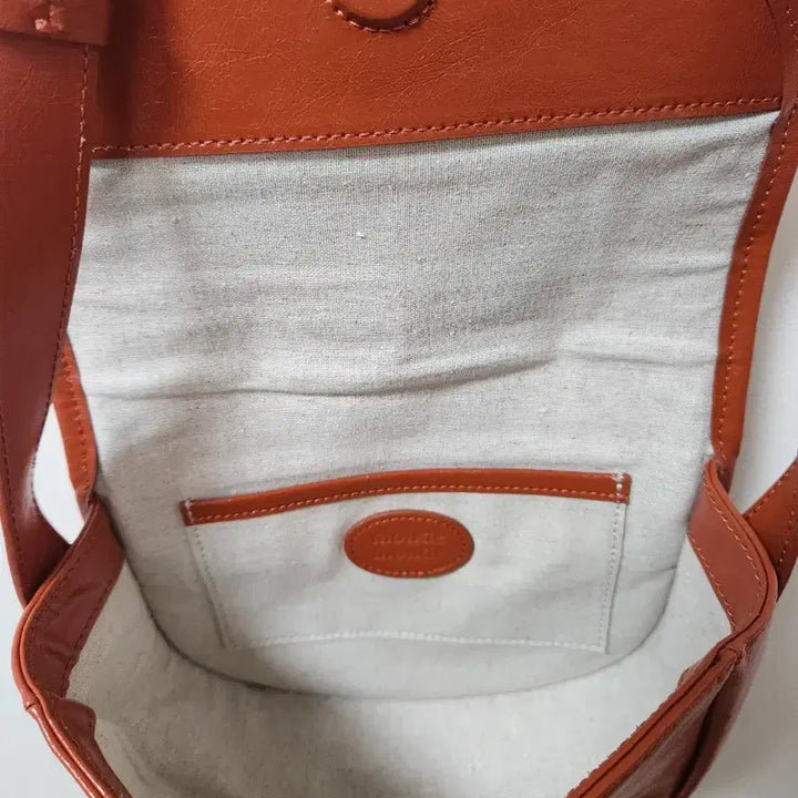 [BUNJANG] Mongmongde Classic Half Moon Crossbody Bag / 몽드몽드 클래식 하프문 크로스백