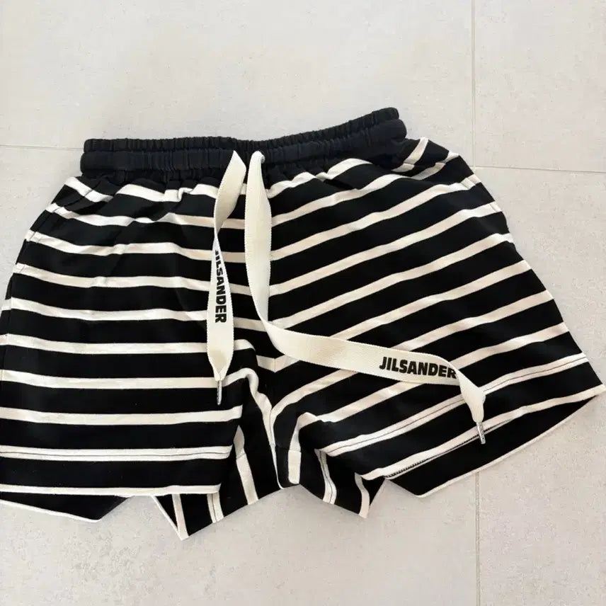 [BUNJANG] Jil Sander Black Stripe T-shirt and Pants Set / 질샌더 블랙 스트라이프 티셔츠 바지 세트