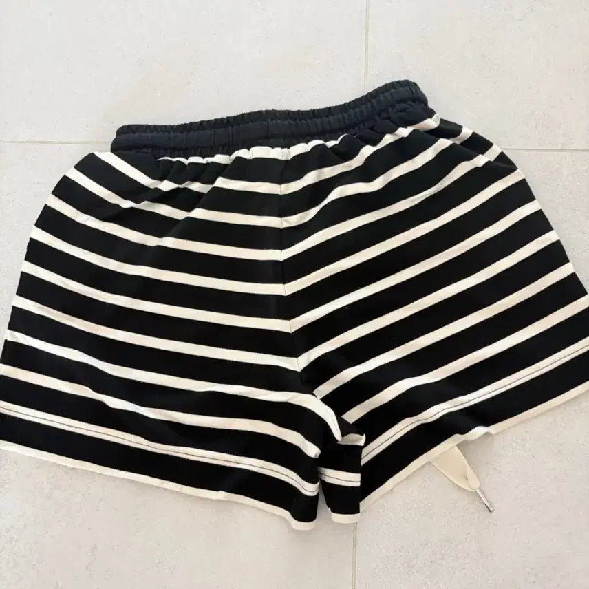 [BUNJANG] Jil Sander Black Stripe T-shirt and Pants Set / 질샌더 블랙 스트라이프 티셔츠 바지 세트