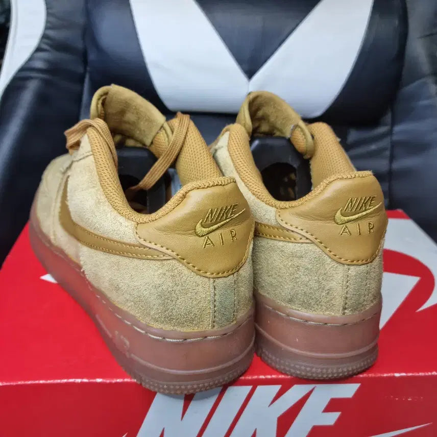 [BUNJANG] Nike Air Force 1 Sneakers (240) / 나이키 에어포스1 운동화 (240)