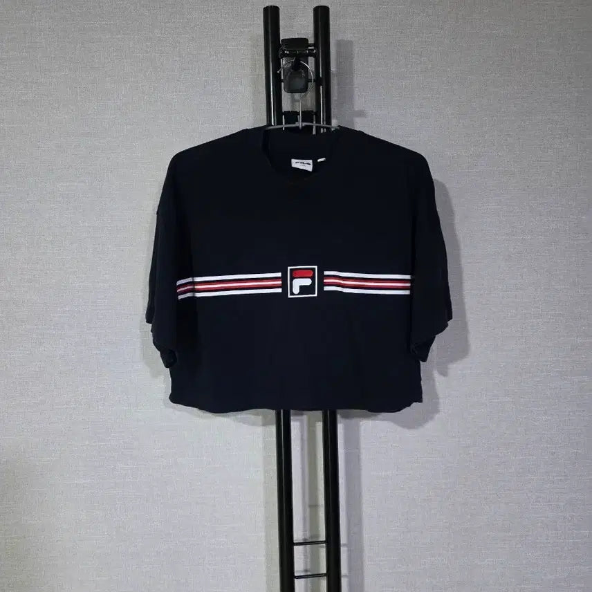 [BUNJANG] Fila Navy Crop T-shirt (S) / 휠라 네이비 크롭 반팔 티셔츠 S