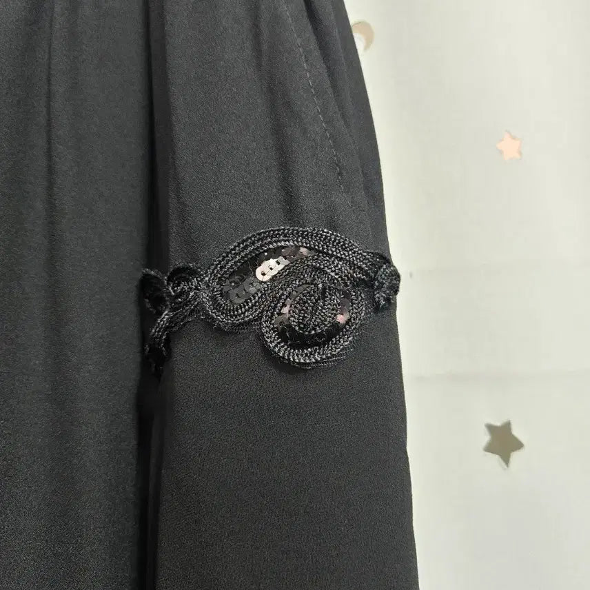 [BUNJANG] Lee Sang Bong Black Lace Embellished Harem Pants / 이상봉 검정색 레이스 장식 배기 바지 80