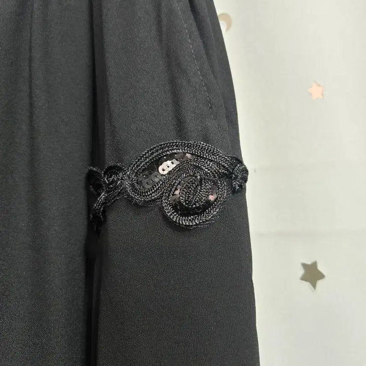 [BUNJANG] Lee Sang Bong Black Lace Embellished Harem Pants / 이상봉 검정색 레이스 장식 배기 바지 80