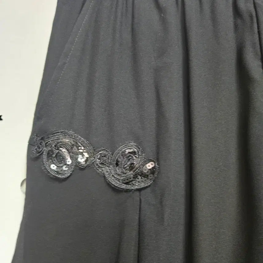 [BUNJANG] Lee Sang Bong Black Lace Embellished Harem Pants / 이상봉 검정색 레이스 장식 배기 바지 80