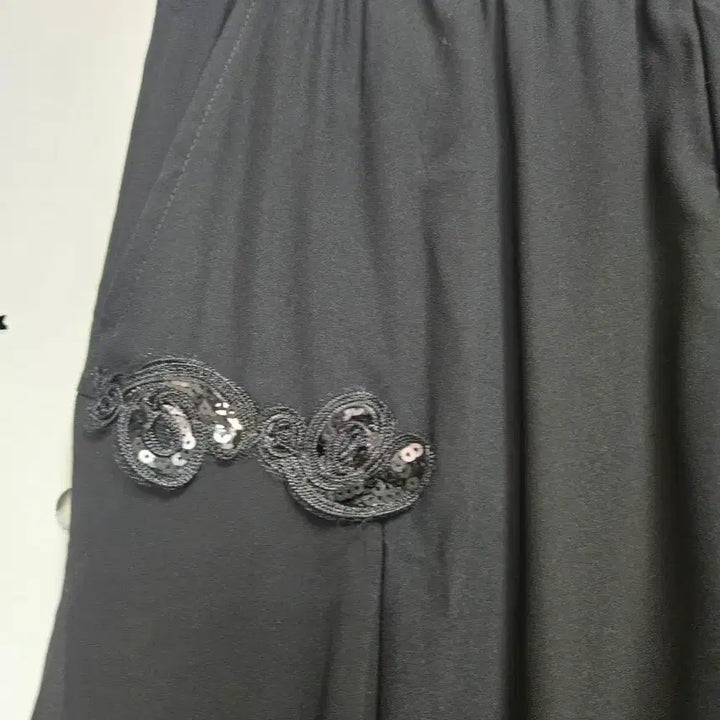 [BUNJANG] Lee Sang Bong Black Lace Embellished Harem Pants / 이상봉 검정색 레이스 장식 배기 바지 80