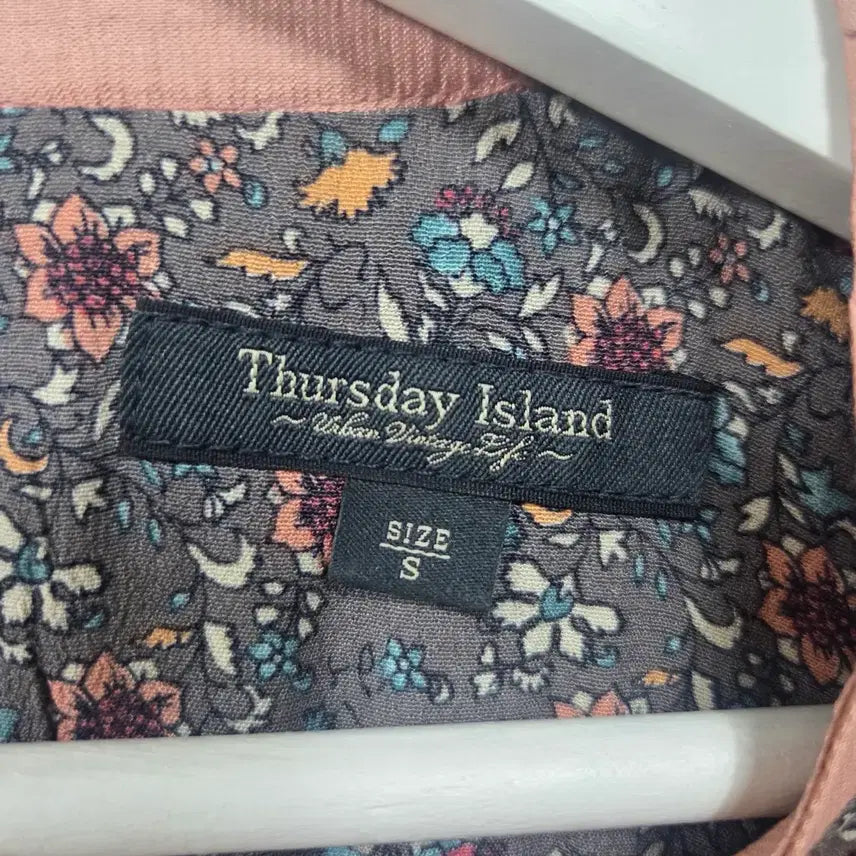 [BUNJANG] Thursday Island Shirred Mini Dress / 써스데이아일랜드 턱 변형 셔링 미니 원피스