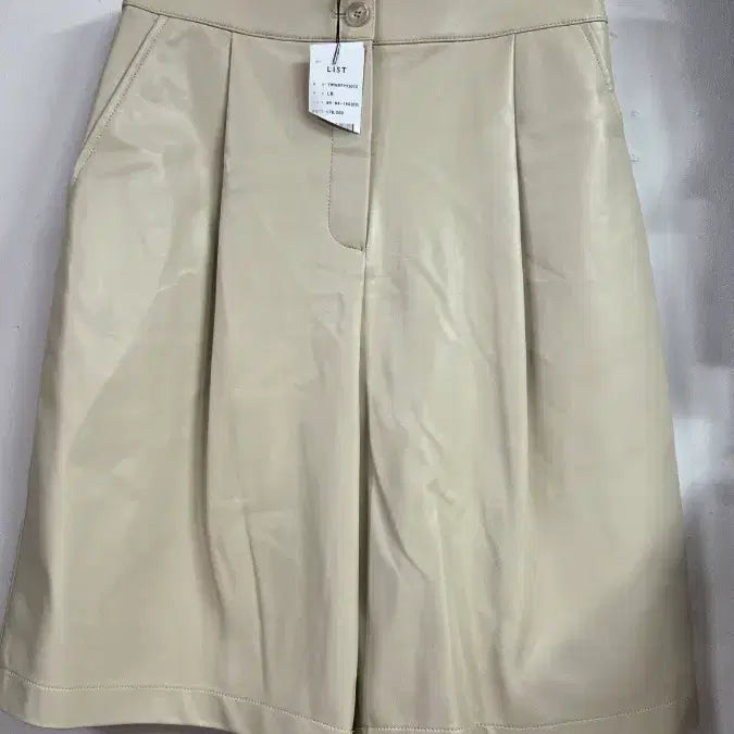[BUNJANG] LIST Leather Shorts Ivory / LIST 레더 반바지 아이보리