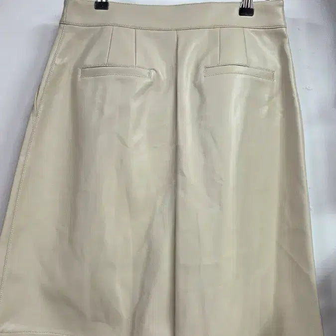 [BUNJANG] LIST Leather Shorts Ivory / LIST 레더 반바지 아이보리