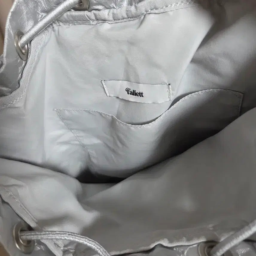 [BUNJANG] Fallett Silver Duffel Bag / Fallett 가방