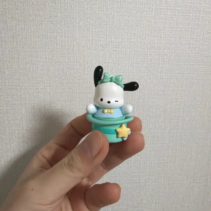 [BUNJANG] Pochacco Hat Swinging Figure / 포차코 모자 흔들 피규어