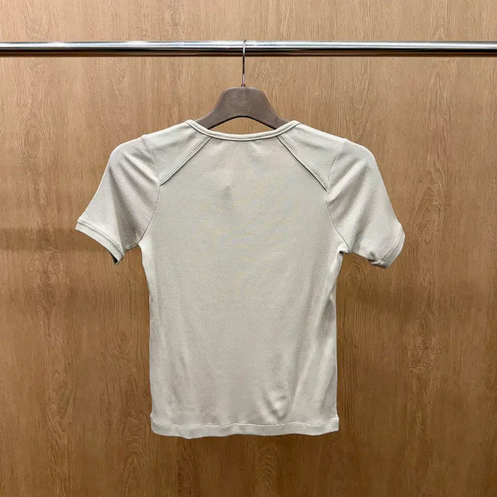 [BUNJANG] Burberry London Slim Fit Beige T-shirt / 버버리 런던 반팔 티셔츠 골지 버튼 로고 디테일 슬림핏 베이지