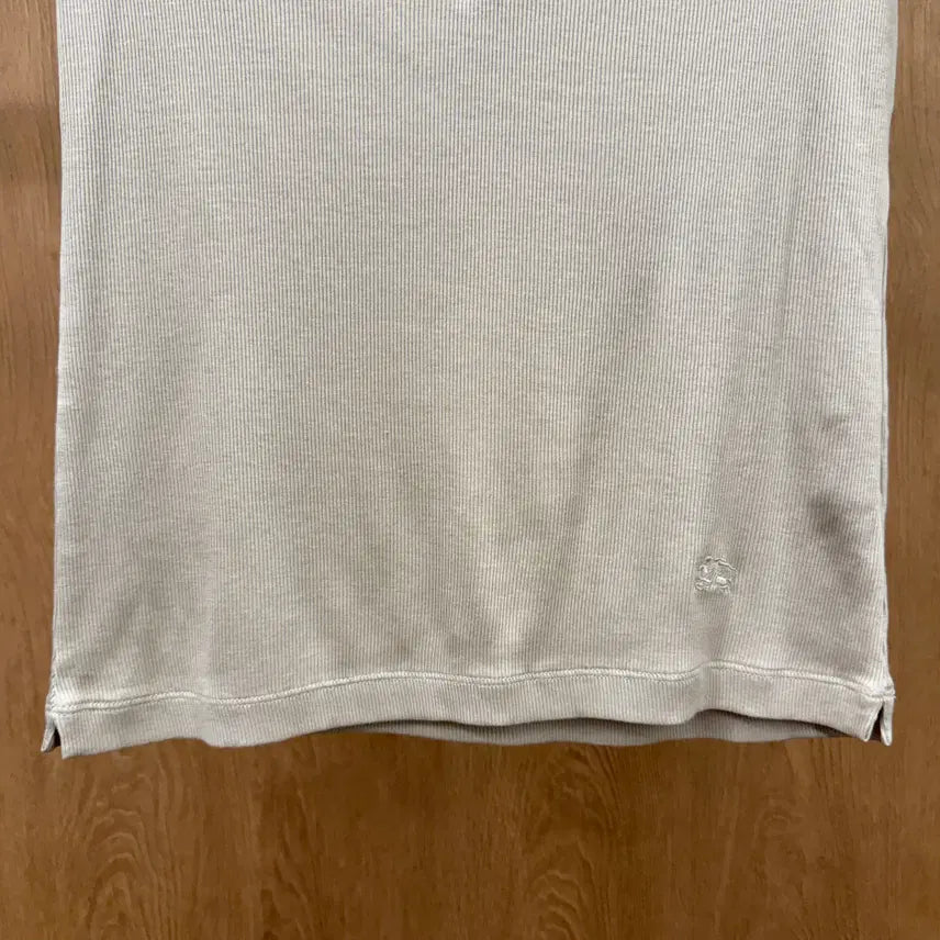 [BUNJANG] Burberry London Slim Fit Beige T-shirt / 버버리 런던 반팔 티셔츠 골지 버튼 로고 디테일 슬림핏 베이지