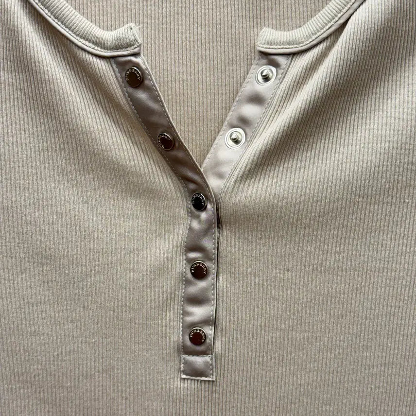 [BUNJANG] Burberry London Slim Fit Beige T-shirt / 버버리 런던 반팔 티셔츠 골지 버튼 로고 디테일 슬림핏 베이지