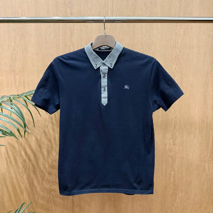 [BUNJANG] Burberry Black Label Checkered Collar T-shirt Slim Fit Navy / 버버리 블랙라벨 체크 카라 반팔 티셔츠 자수 로고 디테일 슬림핏 네이비