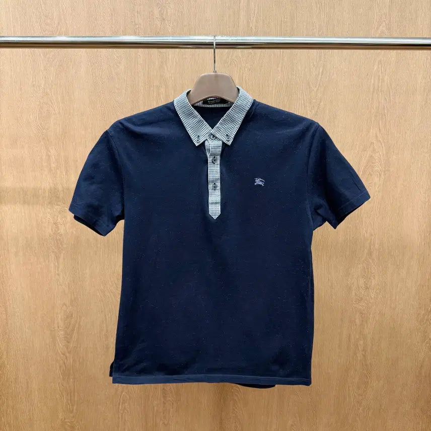 [BUNJANG] Burberry Black Label Checkered Collar T-shirt Slim Fit Navy / 버버리 블랙라벨 체크 카라 반팔 티셔츠 자수 로고 디테일 슬림핏 네이비