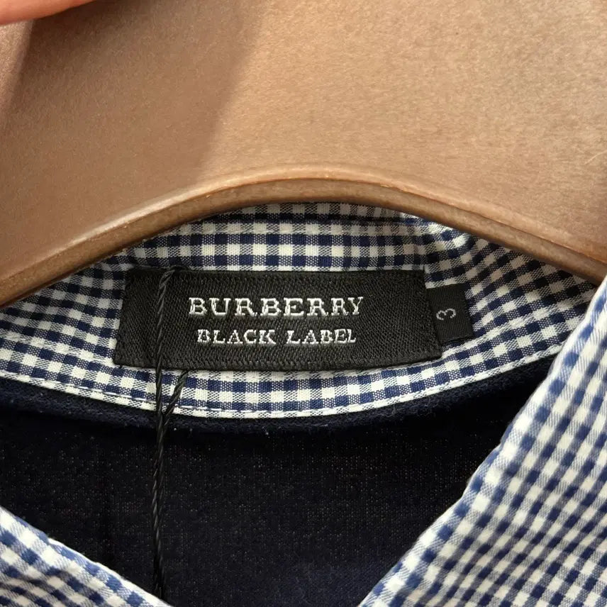 [BUNJANG] Burberry Black Label Checkered Collar T-shirt Slim Fit Navy / 버버리 블랙라벨 체크 카라 반팔 티셔츠 자수 로고 디테일 슬림핏 네이비