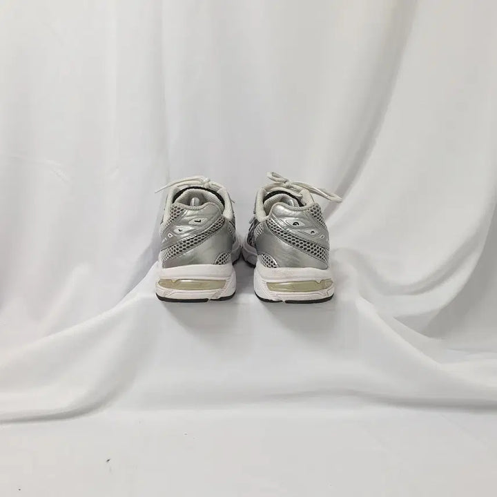 [BUNJANG] Asics Gel-1130 White Silver Sneakers / 빈티지하서 240 아식스 젤 1130 화이트 실버 스니커즈