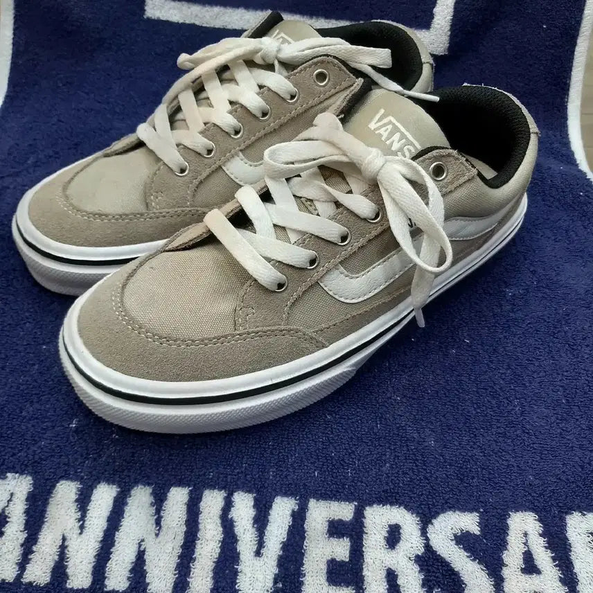 [BUNJANG] Vans Skate Shoes Beige Sneakers 240mm / 반스 스케이트화 베이지 운동화 240mm