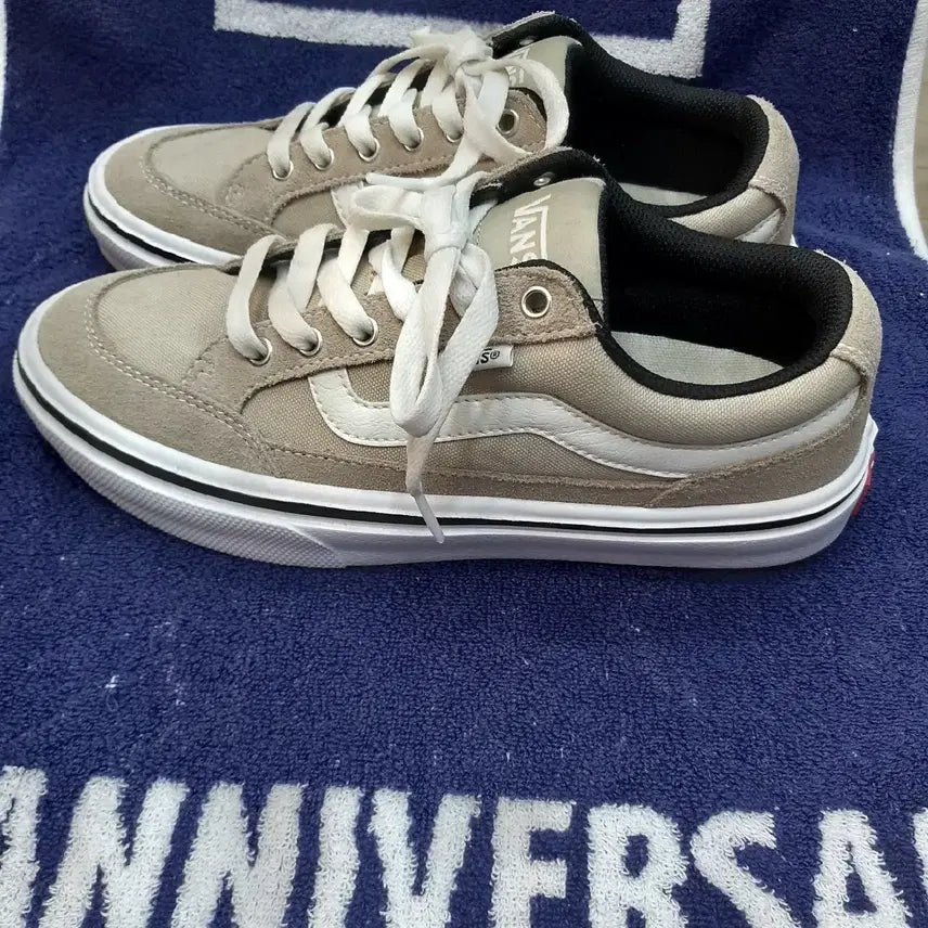 [BUNJANG] Vans Skate Shoes Beige Sneakers 240mm / 반스 스케이트화 베이지 운동화 240mm