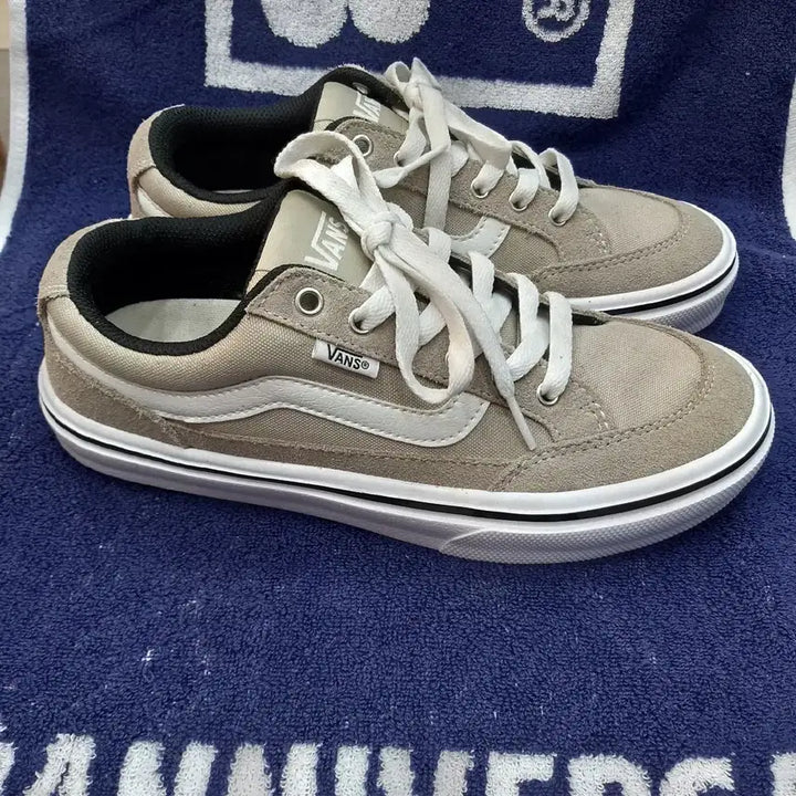 [BUNJANG] Vans Skate Shoes Beige Sneakers 240mm / 반스 스케이트화 베이지 운동화 240mm
