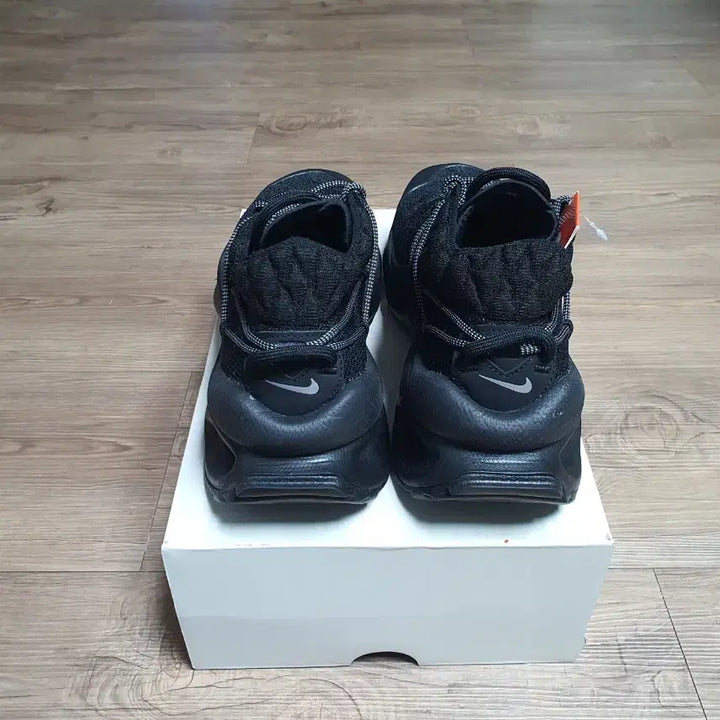 [BUNJANG] Nike Max Flyknit 260 Sneakers / (새제품)나이키 맥스 플라이니트 260