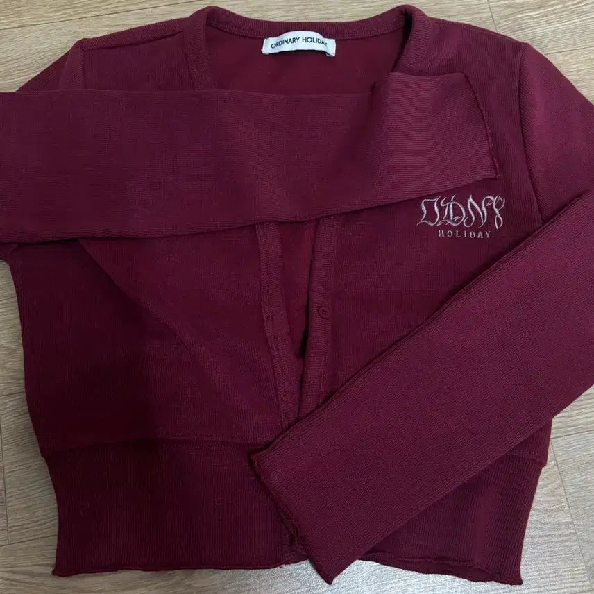 [BUNJANG] ORDINARY HOLIDAY Burgundy Cardigan / ORDINARY HOLIDAY 버건디 가디건