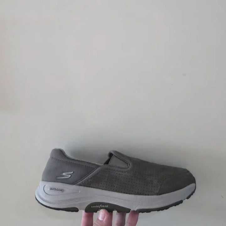 [BUNJANG] Skechers GoWalk Outdoor Slip-On Sneakers Khaki / [250] 스케쳐스 고워크 아웃도어 슬립온 카키ㅡ단종매물,최저가