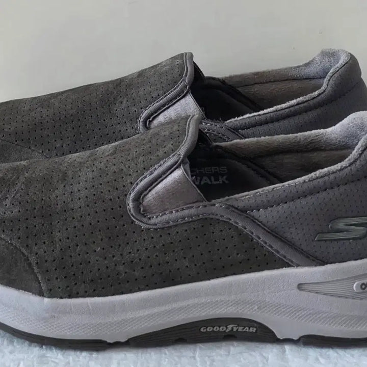 [BUNJANG] Skechers GoWalk Outdoor Slip-On Sneakers Khaki / [250] 스케쳐스 고워크 아웃도어 슬립온 카키ㅡ단종매물,최저가