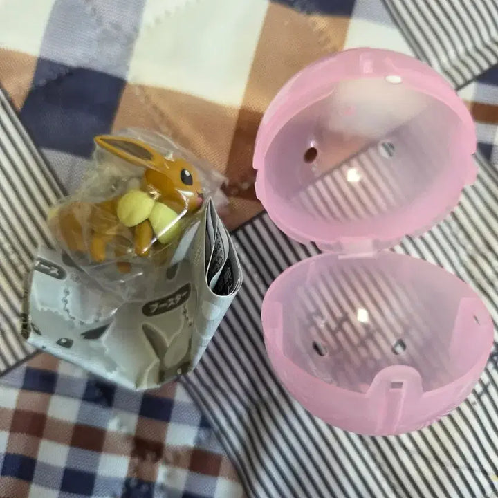 [BUNJANG] Eevee Dangling Gacha Figure / 이브이 대롱대롱 가챠 이브이 판매합니다