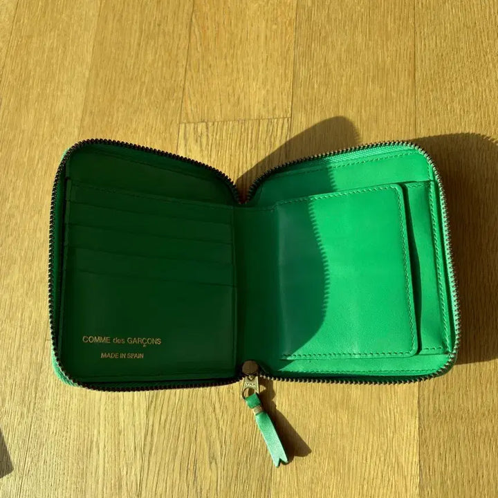 [SOLD OUT] 꼼데가르송 지갑 클로버 패턴 그린