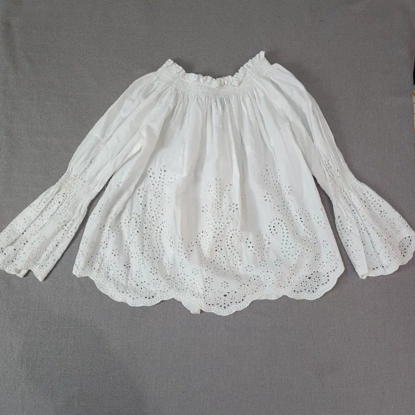 [BUNJANG] Vivienne Westwood Off-the-Shoulder Blouse / 비비안웨스트우드 오프숄더 블라우스