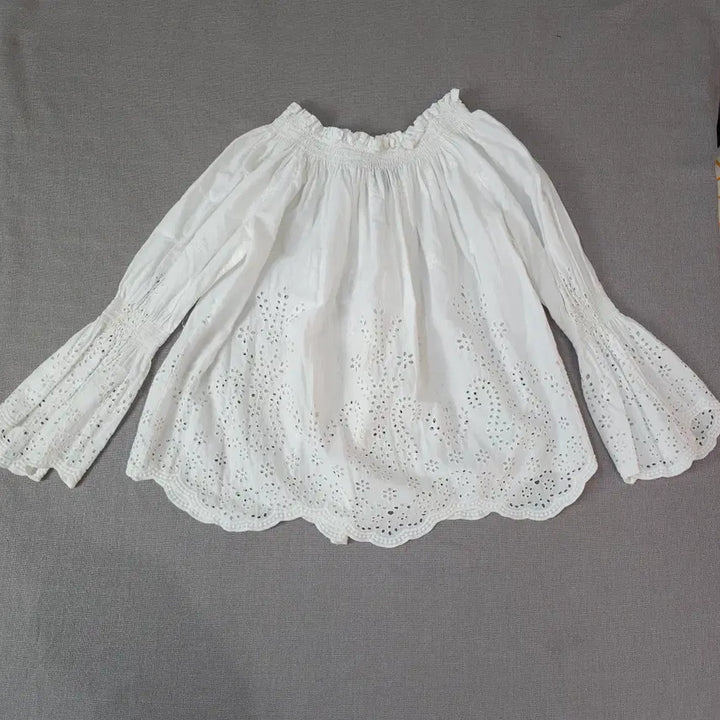 [BUNJANG] Vivienne Westwood Off-the-Shoulder Blouse / 비비안웨스트우드 오프숄더 블라우스