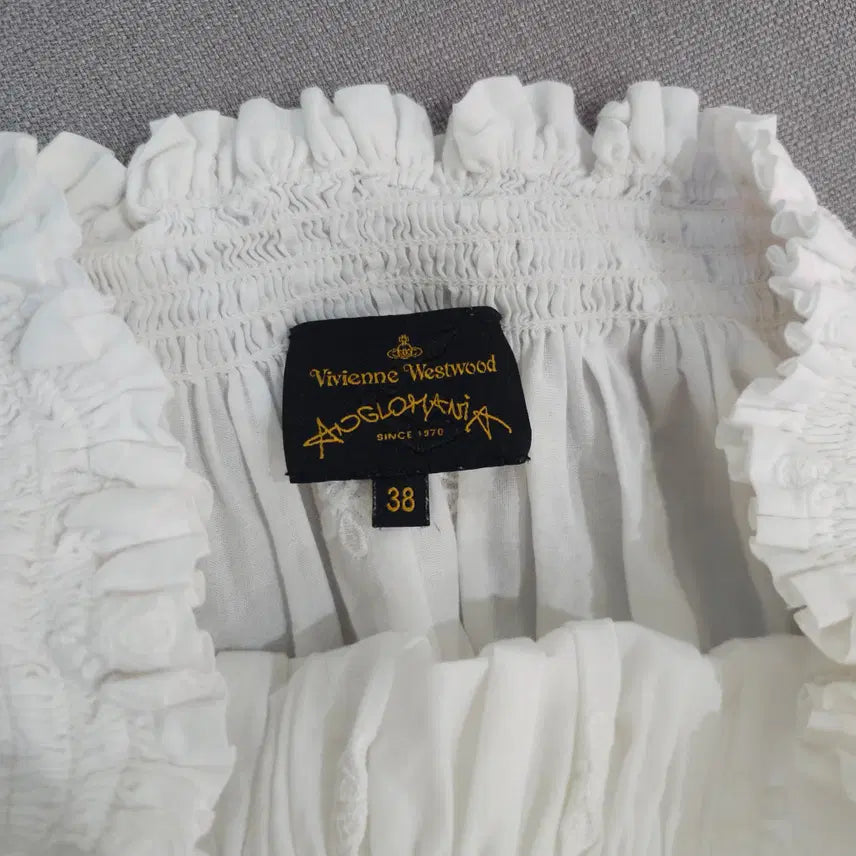 [BUNJANG] Vivienne Westwood Off-the-Shoulder Blouse / 비비안웨스트우드 오프숄더 블라우스