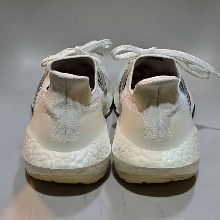 [SOLD OUT] 아디다스 울트라부스트 21 흰/베이지색 260mm