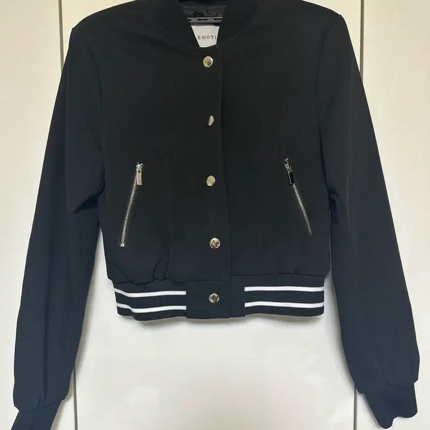 [BUNJANG] EMOTI Black Crop Baseball Jacket Skirt-Pants Set / EMOTI 블랙 크롭 야구 점퍼 스커트바지세트