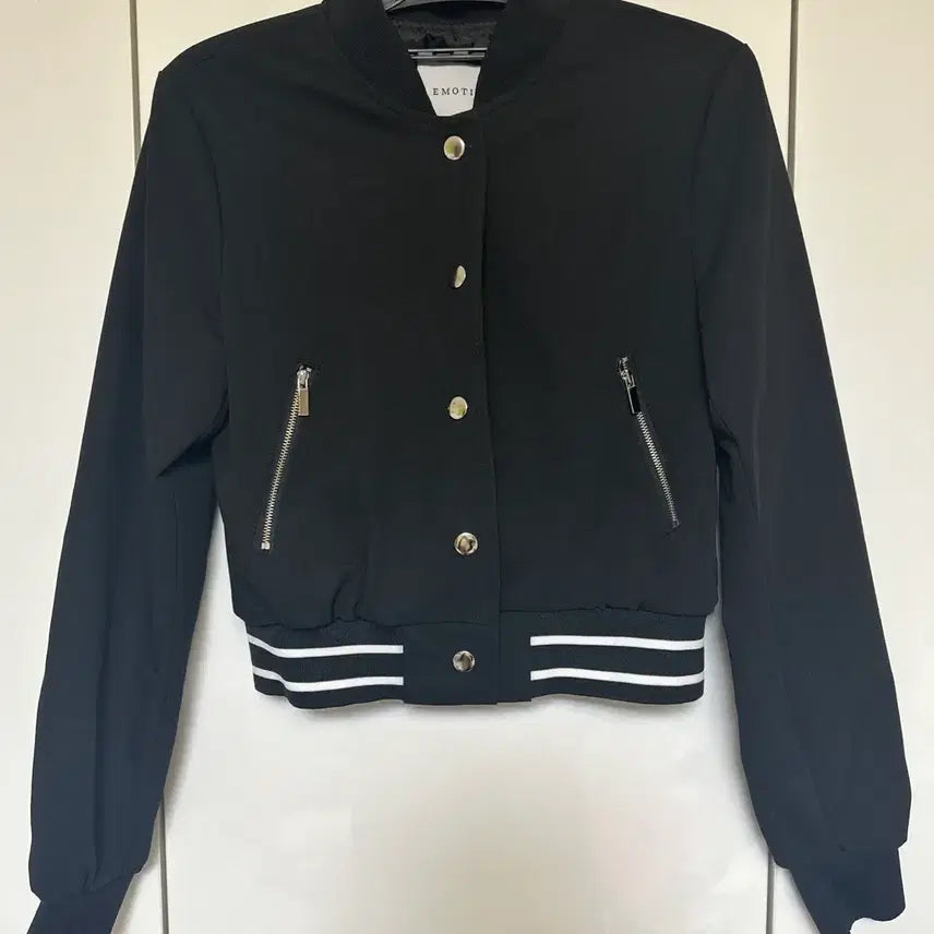 [BUNJANG] EMOTI Black Crop Baseball Jacket Skirt-Pants Set / EMOTI 블랙 크롭 야구 점퍼 스커트바지세트